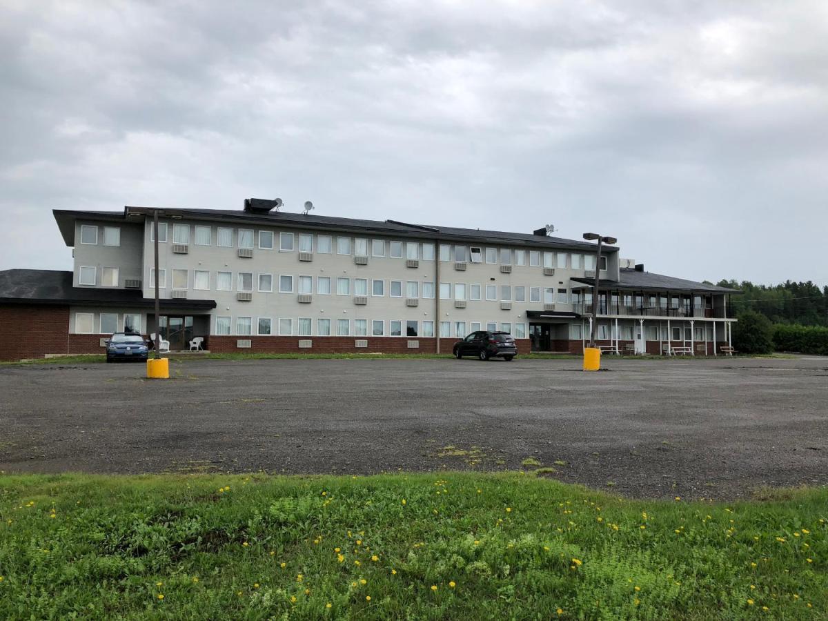 Florenceville Inn, Restaurant & Pool Exterior photo