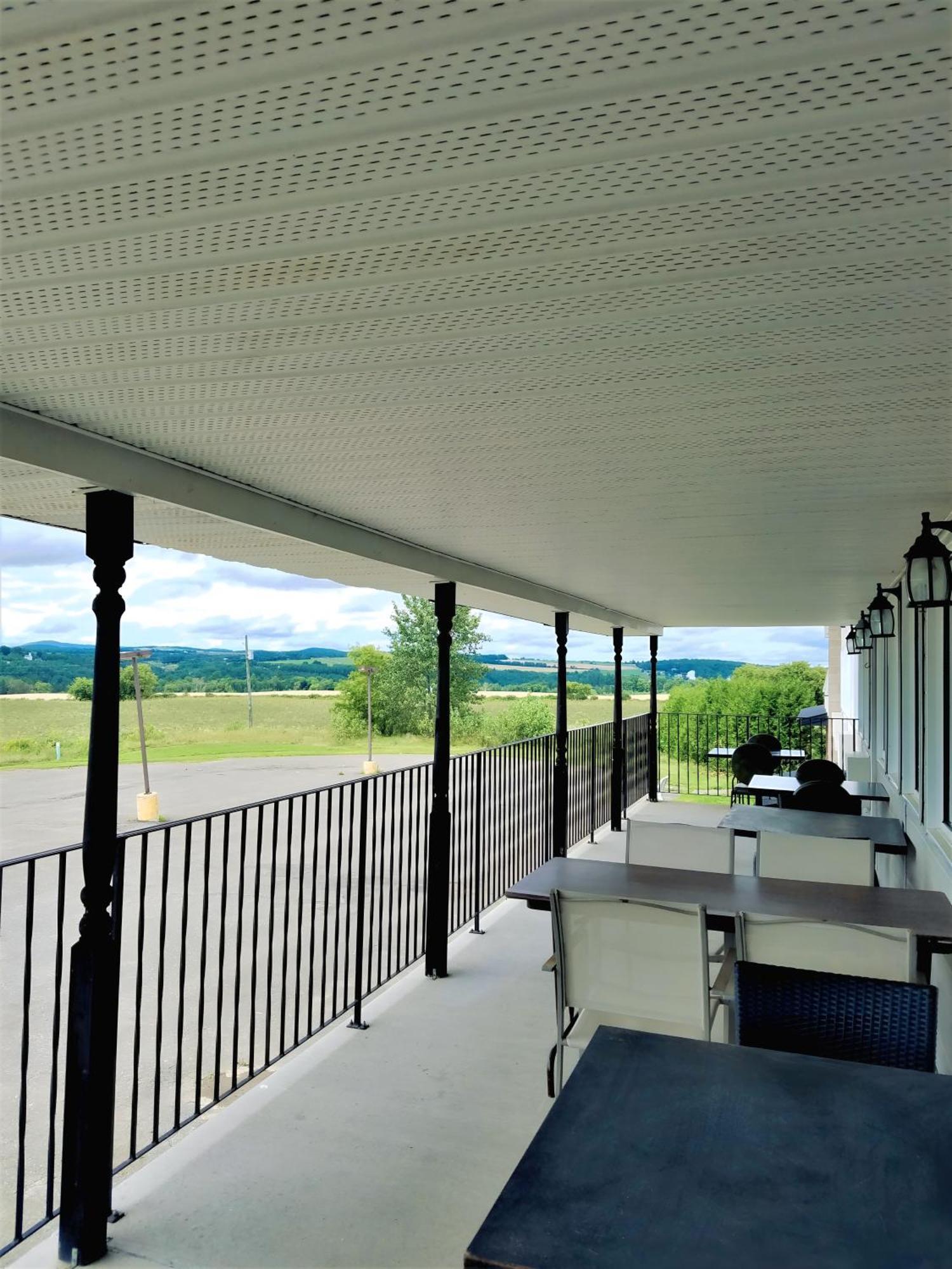Florenceville Inn, Restaurant & Pool Exterior photo